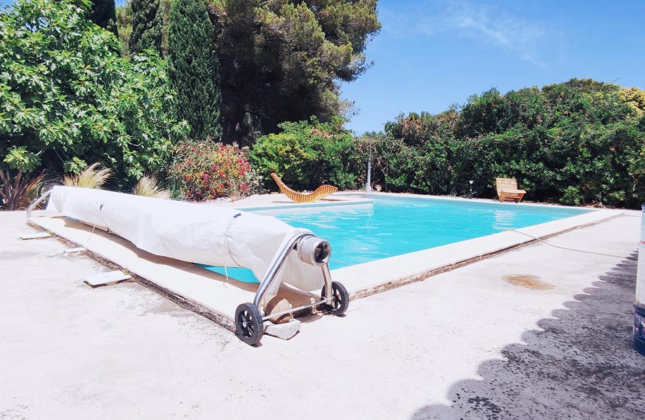 Offrez-Vous Un Sejour Dans Notre Studio T1 Bis A Entressen Une Grande Piscine Pour Se Rafraichir ,Un Espace De Jeux Pour Enfants Pour Des Heures De Divertissement Un Terrain De Petanque Pour Des Parties Endiablees מראה חיצוני תמונה